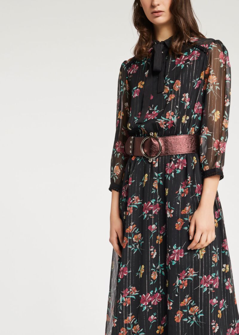 Abito con foulard