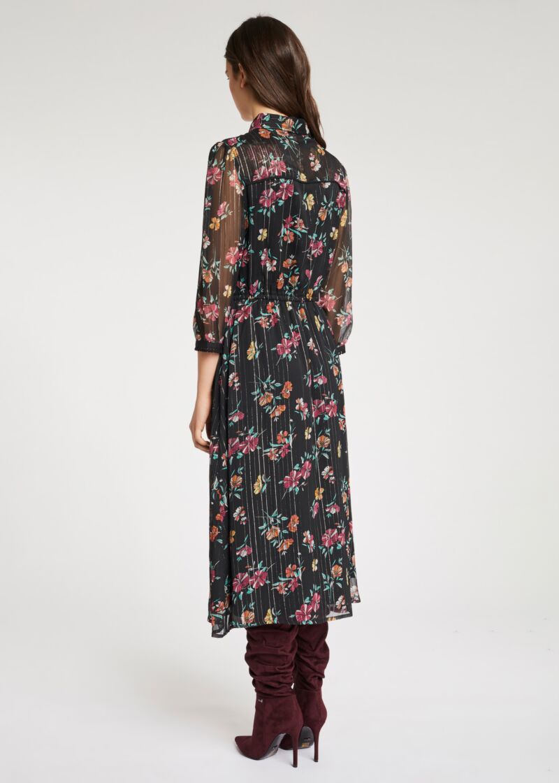 Abito con foulard