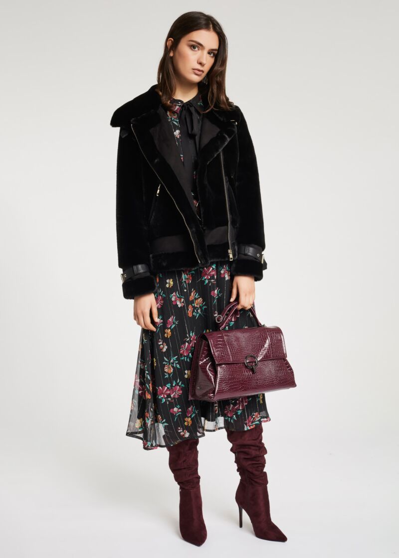 Abito con foulard