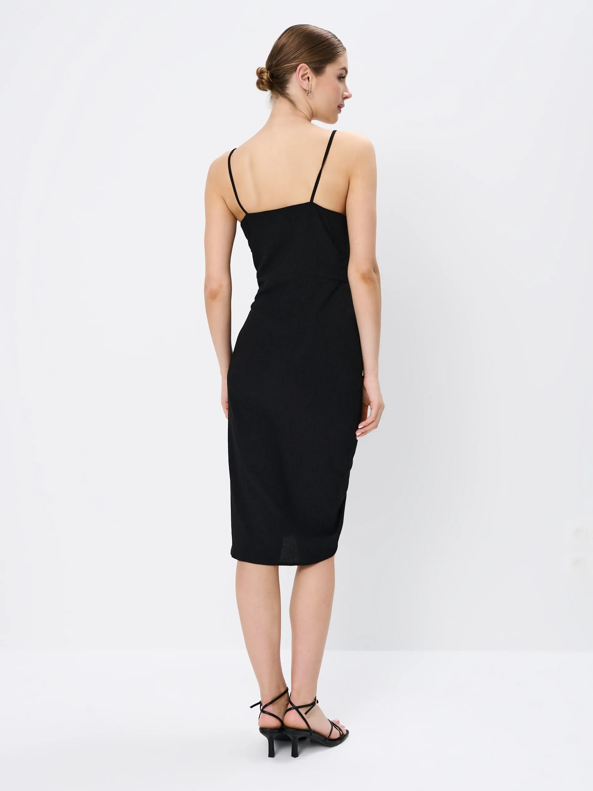 Abito midi con spalline