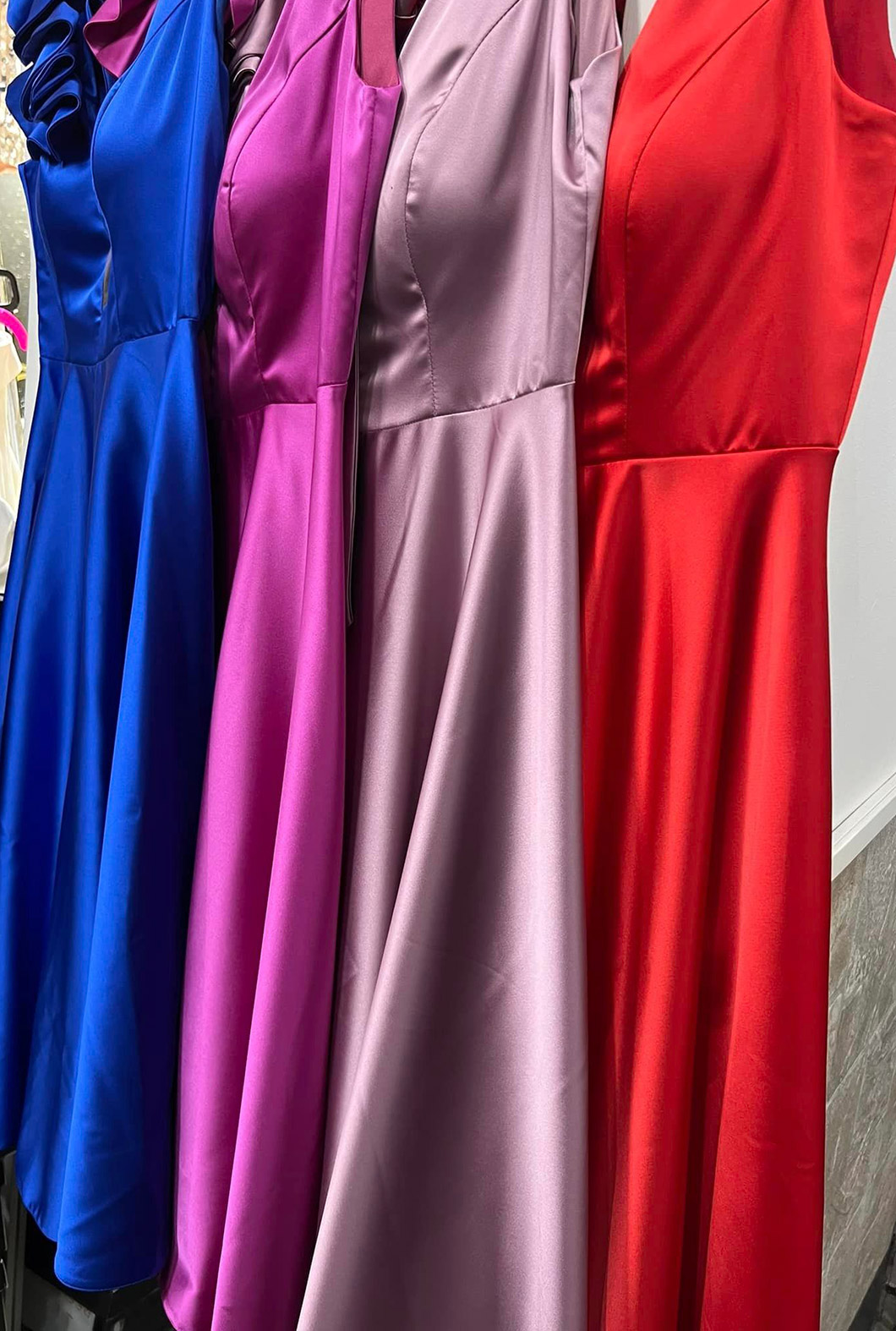 Abito svasato midi in taffetà (vari colori)