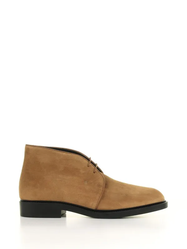 Ankle boot with laces