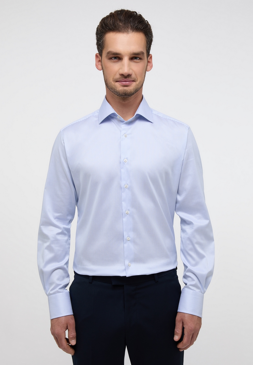 Camicia a righe celeste eterna modern fit in cotone twill no stiro