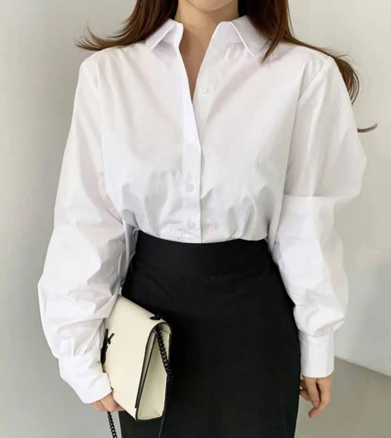 Camicia allentata con bottoni sul colletto rovesciato autunno 2022 Camicetta da donna con pieghe sul retro Camicetta a maniche l