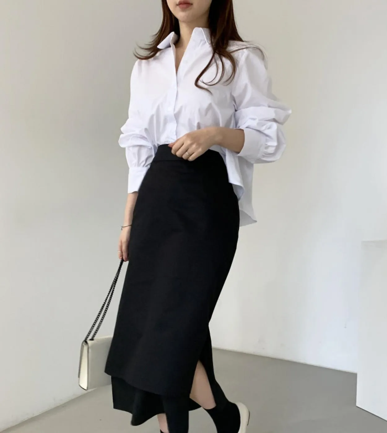Camicia allentata con bottoni sul colletto rovesciato autunno 2022 Camicetta da donna con pieghe sul retro Camicetta a maniche l