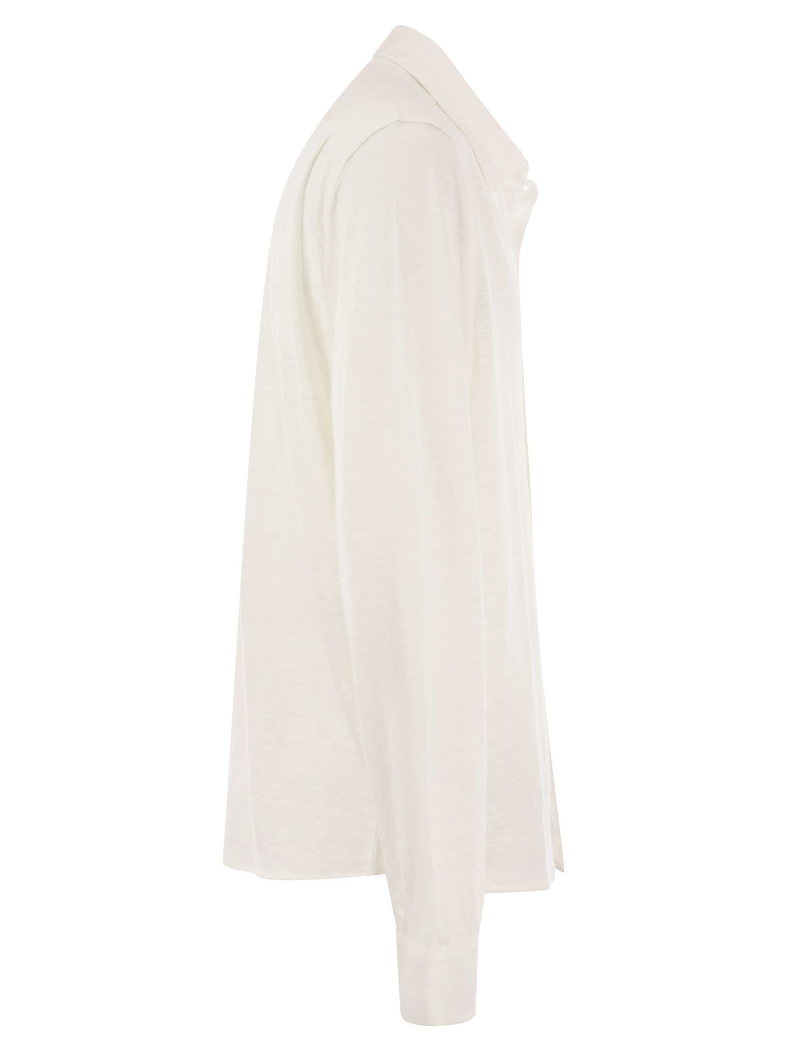 Camicia con maniche lunghe in lino