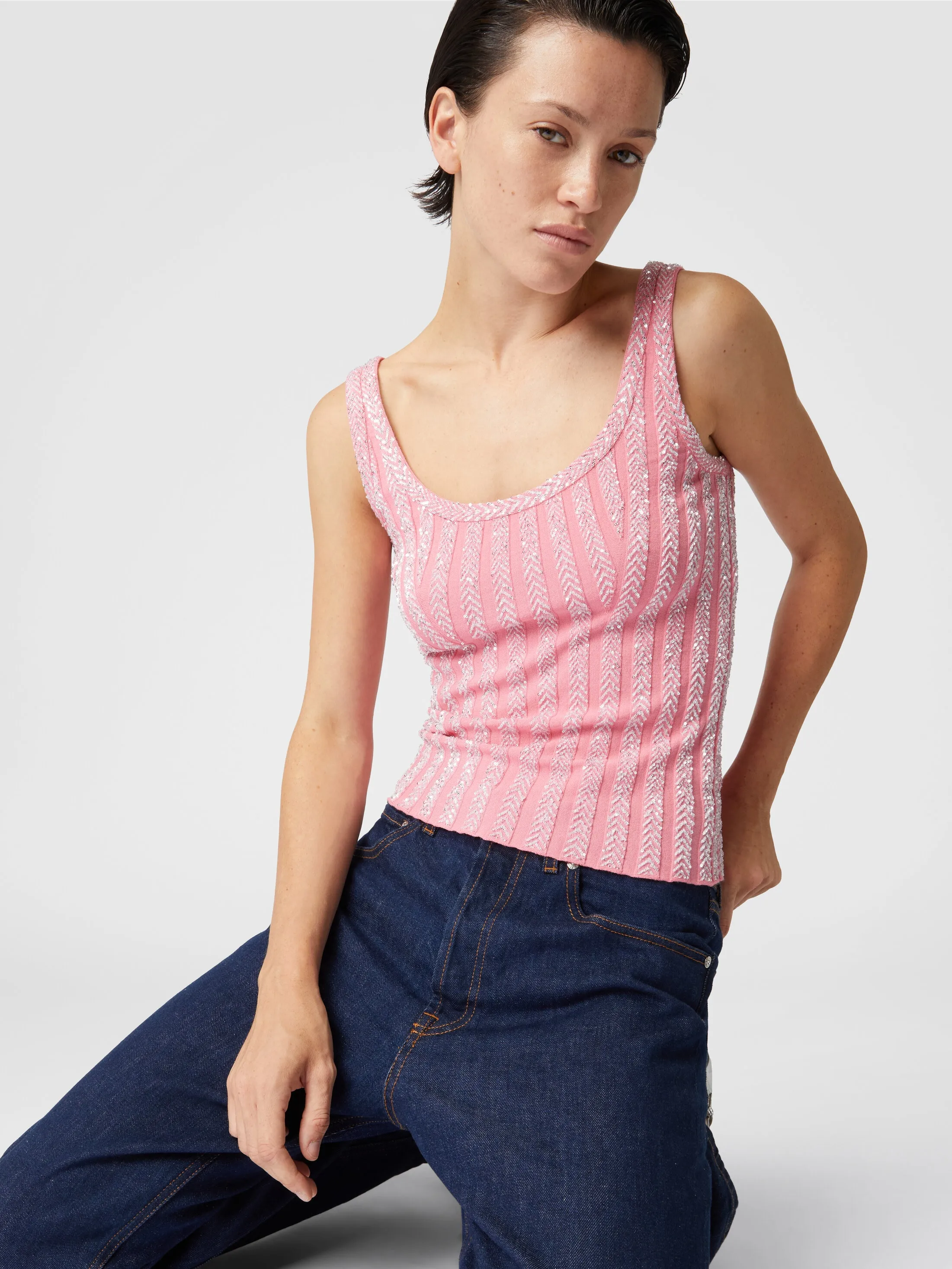 Canottiera a costine zig zag con paillettes