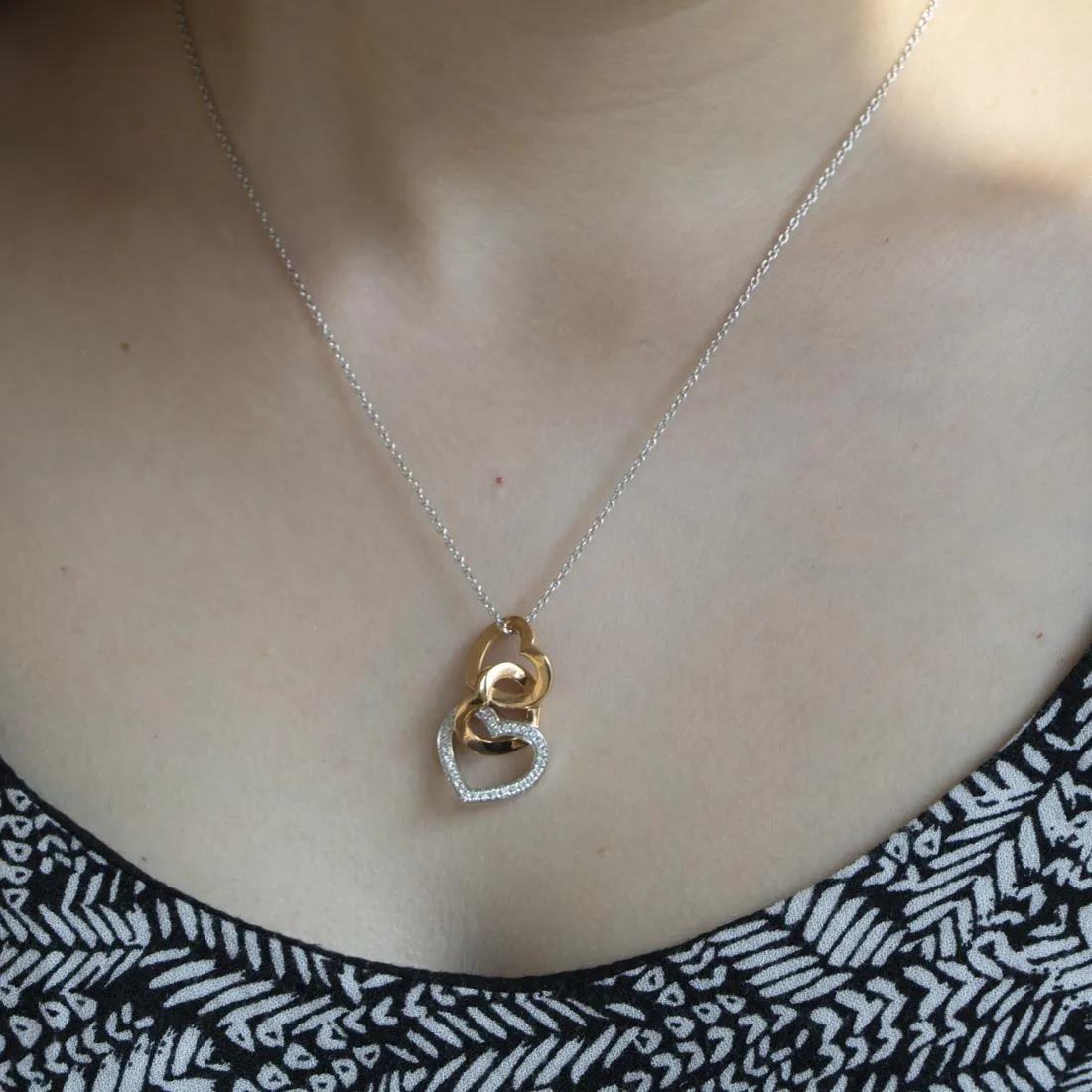 Collana con pendente oro bianco e rosa con diamanti