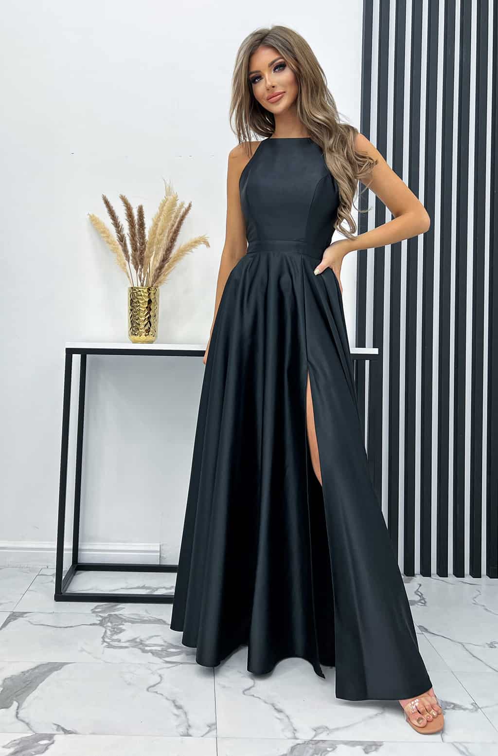Elegante abito in taffetà leggero