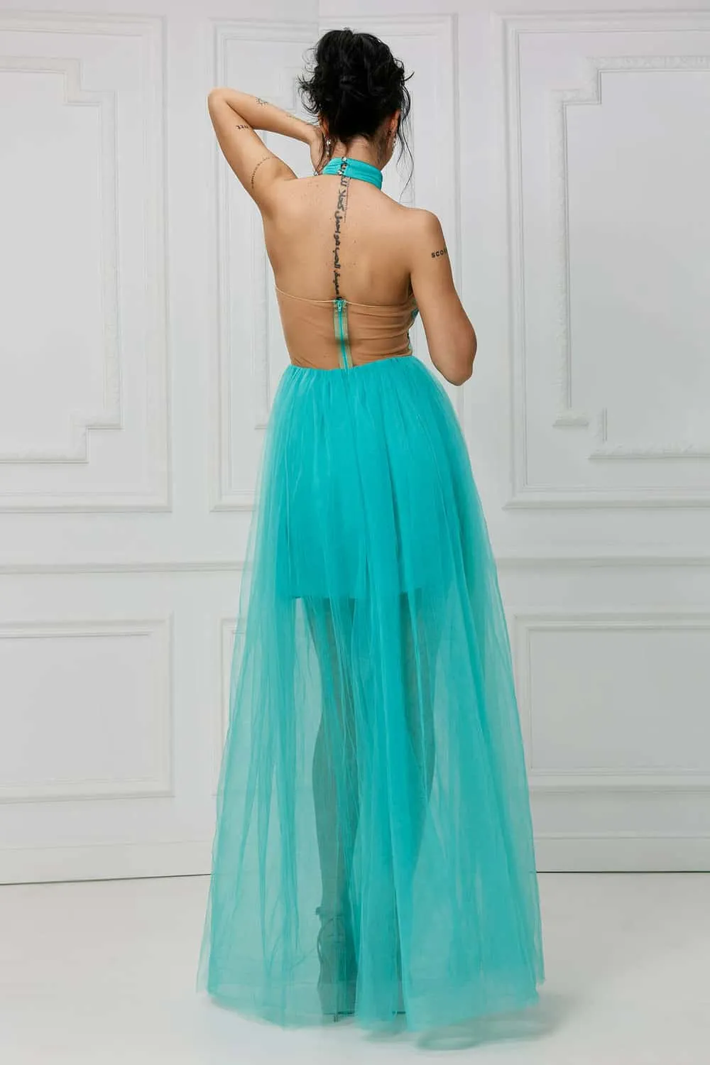Elegante abito verde turchese in tulle e pizzo