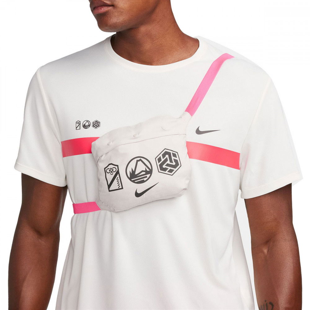 NIKE GIACCA CON CAPPUCCIO REPEL UV WATERPROOF EKIDEN PACK