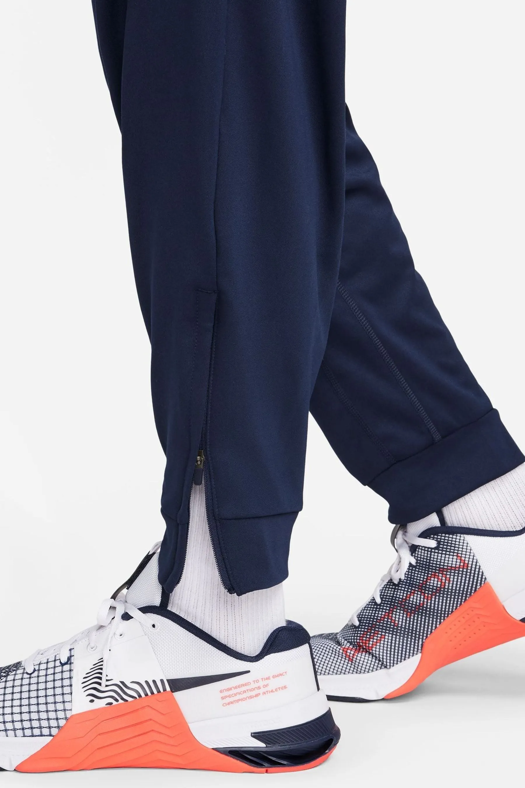 Nike - Pantaloni da jogging da allenamento Dri-FIT totale affusolata