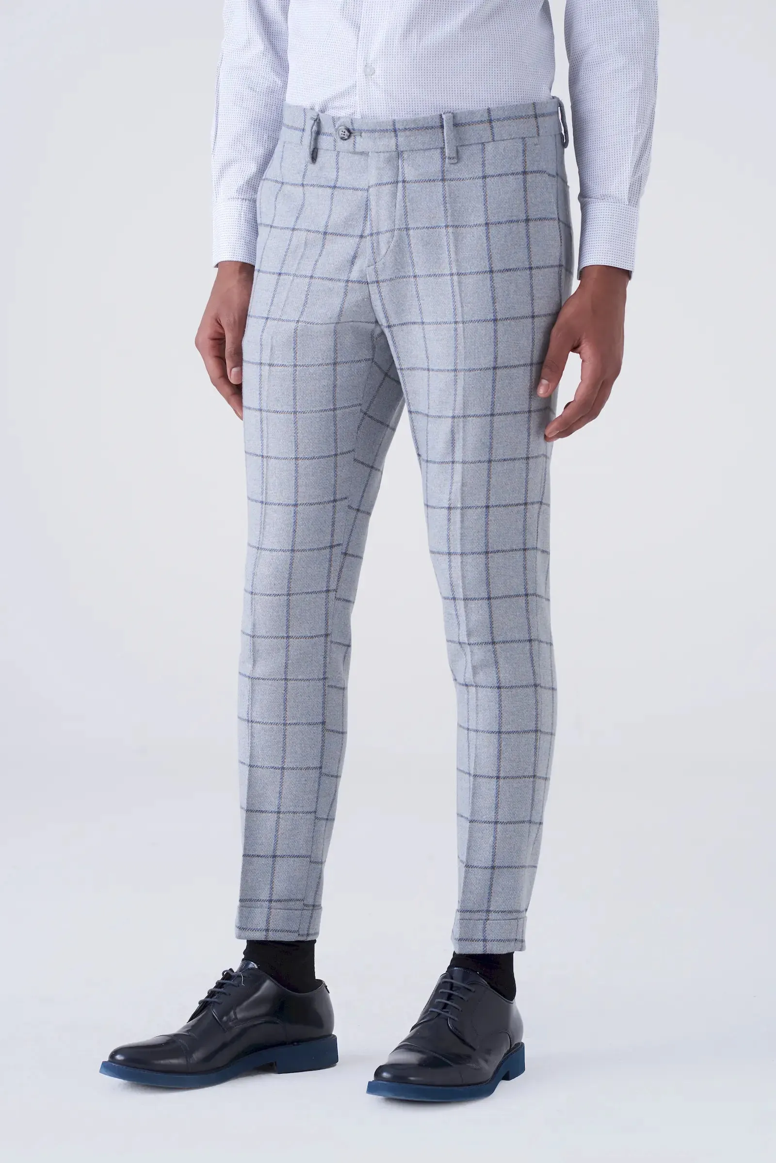 Pantaloni grigio chiaro fantasia a quadri