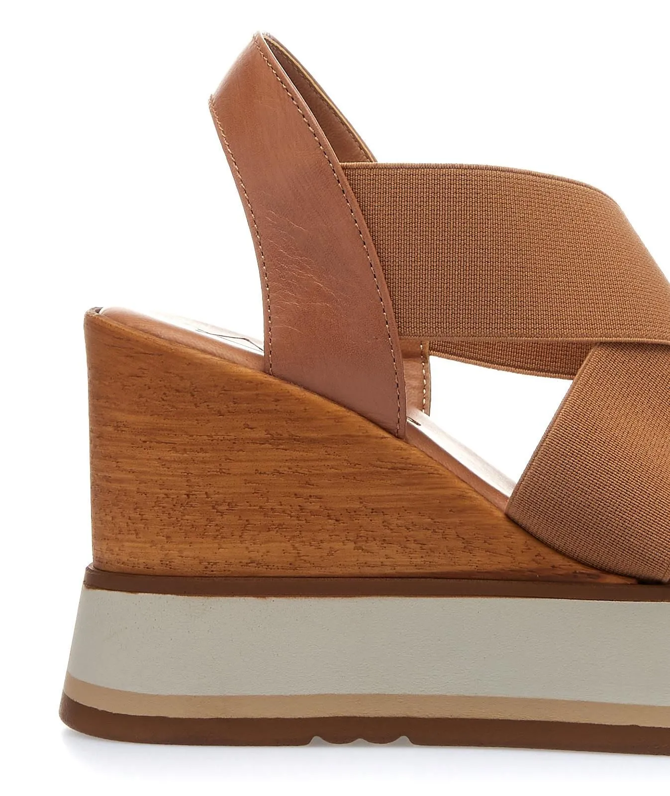 Sandali beige con zeppa in pelle