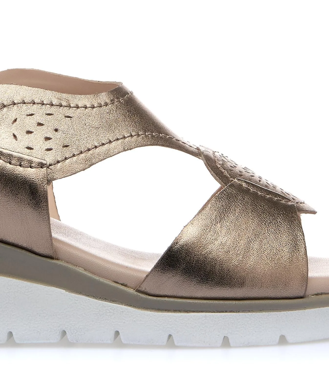 Sandali oro casual in pelle con zeppa