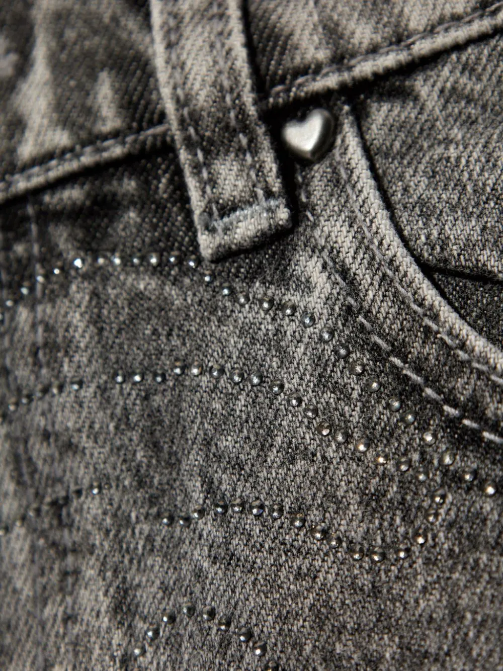 Shorts denim con lavaggio acido in nero - donna