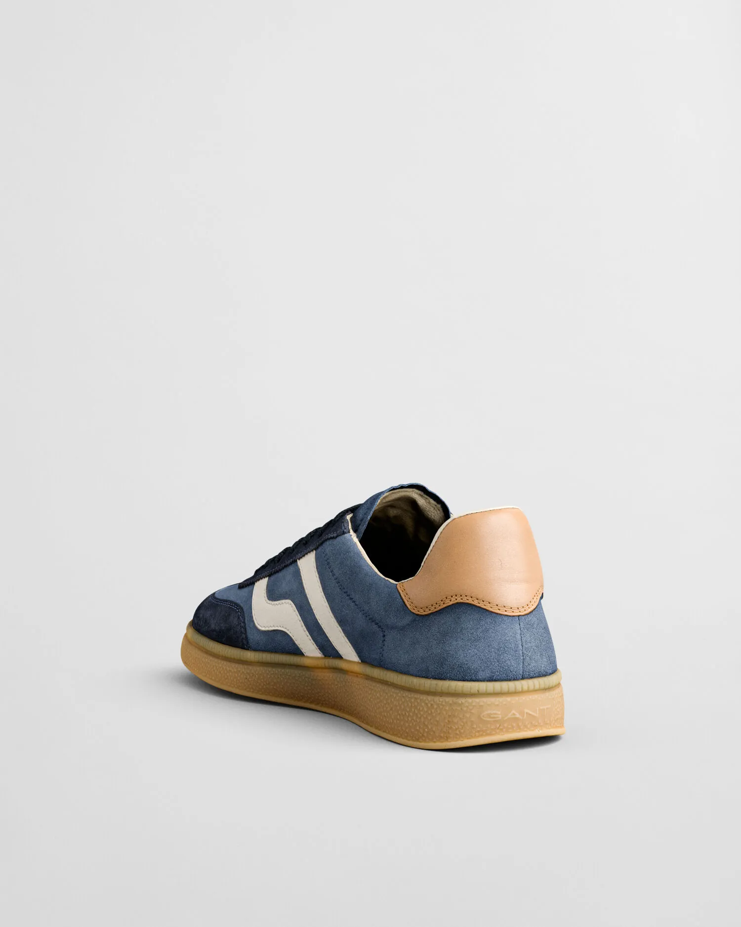 Sneakers Cuzmo in camoscio    