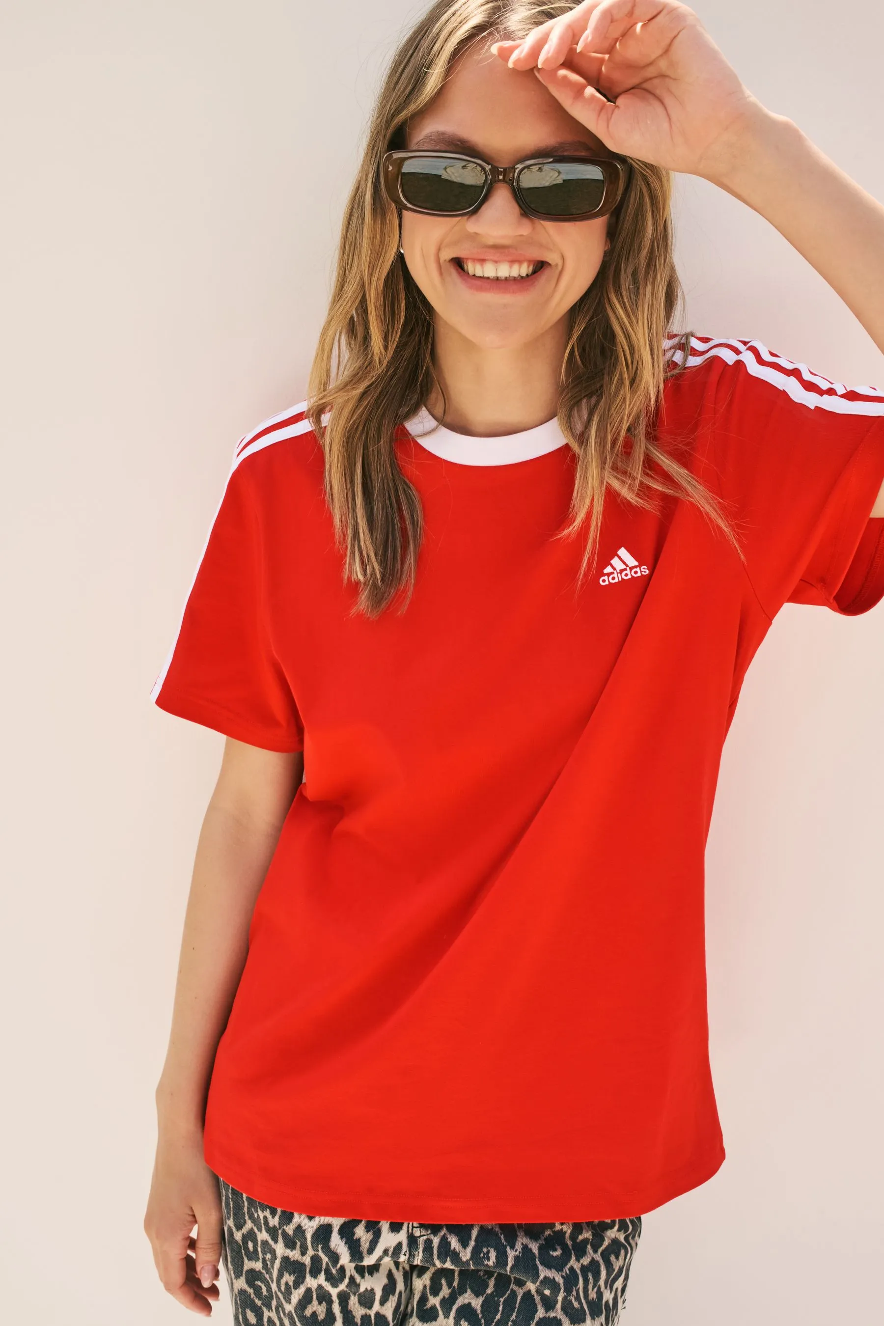 T-shirt adidas con logo 3 A righe Boyfriend