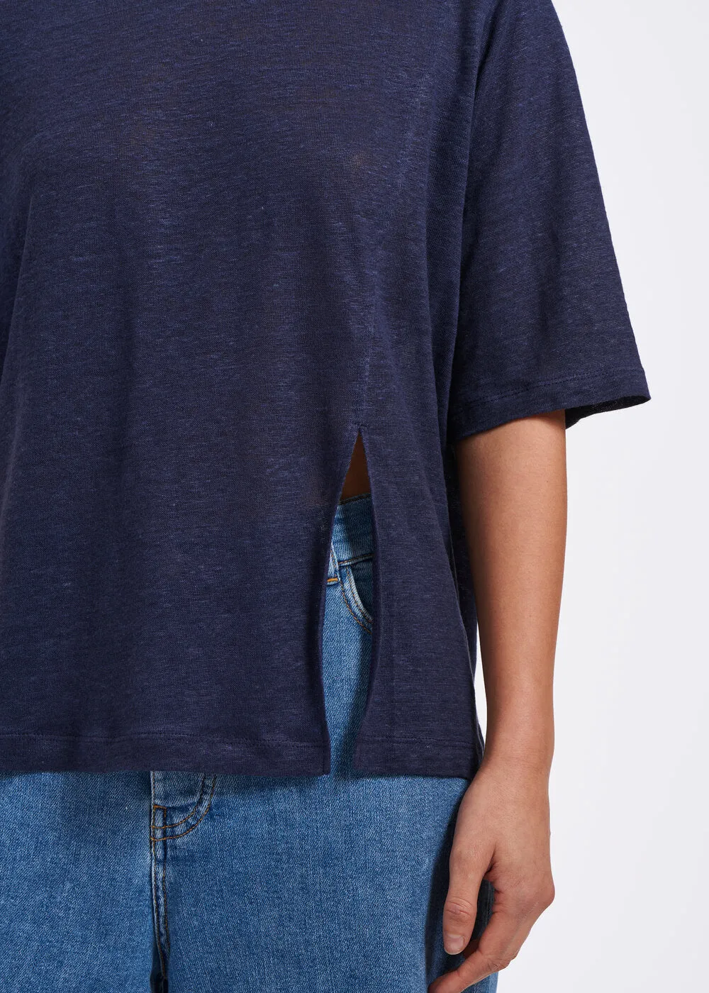 T-shirt bleu marine avec découpe asymétrique en jersey lin