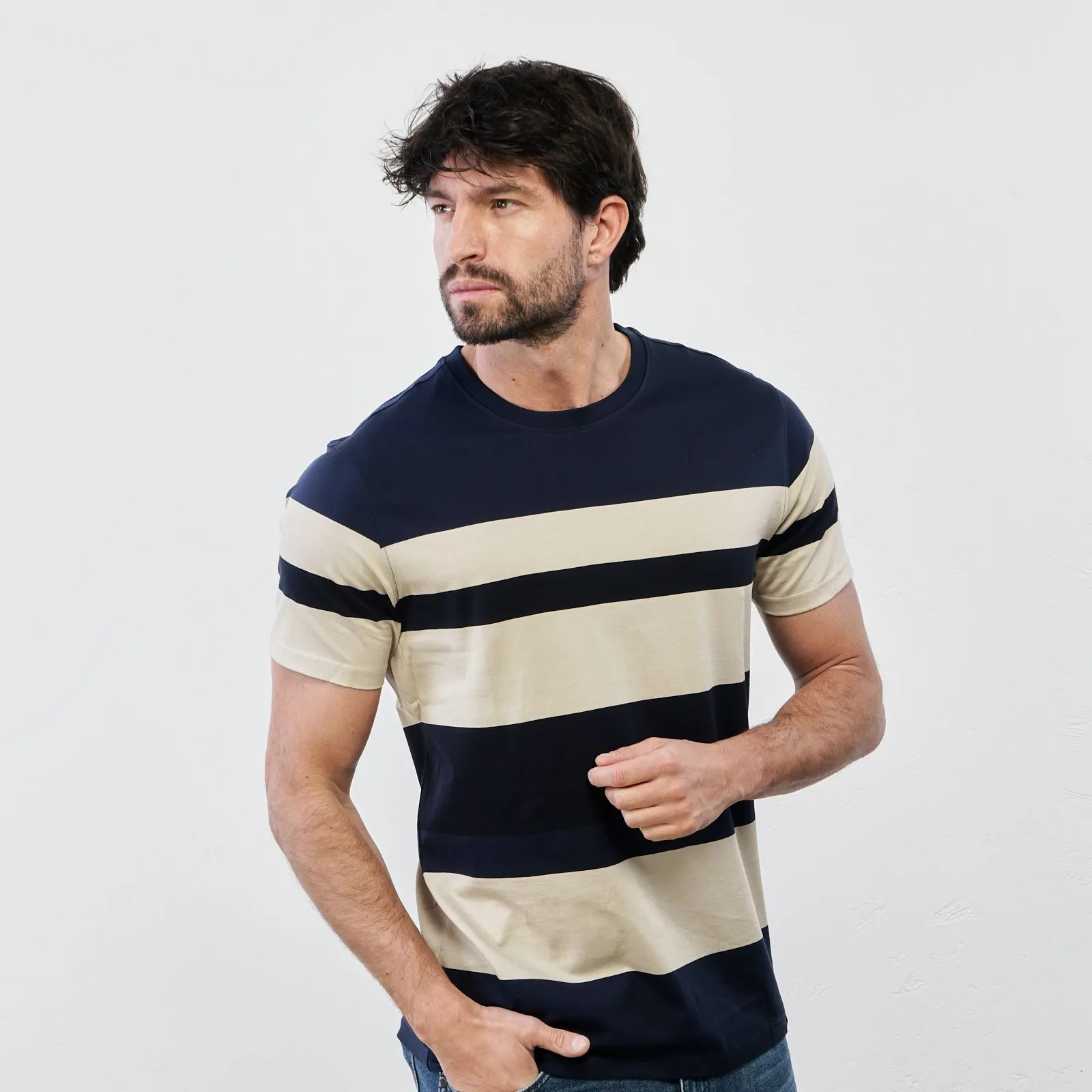 T-shirt blu e bianca maniche corte fantasia a righe