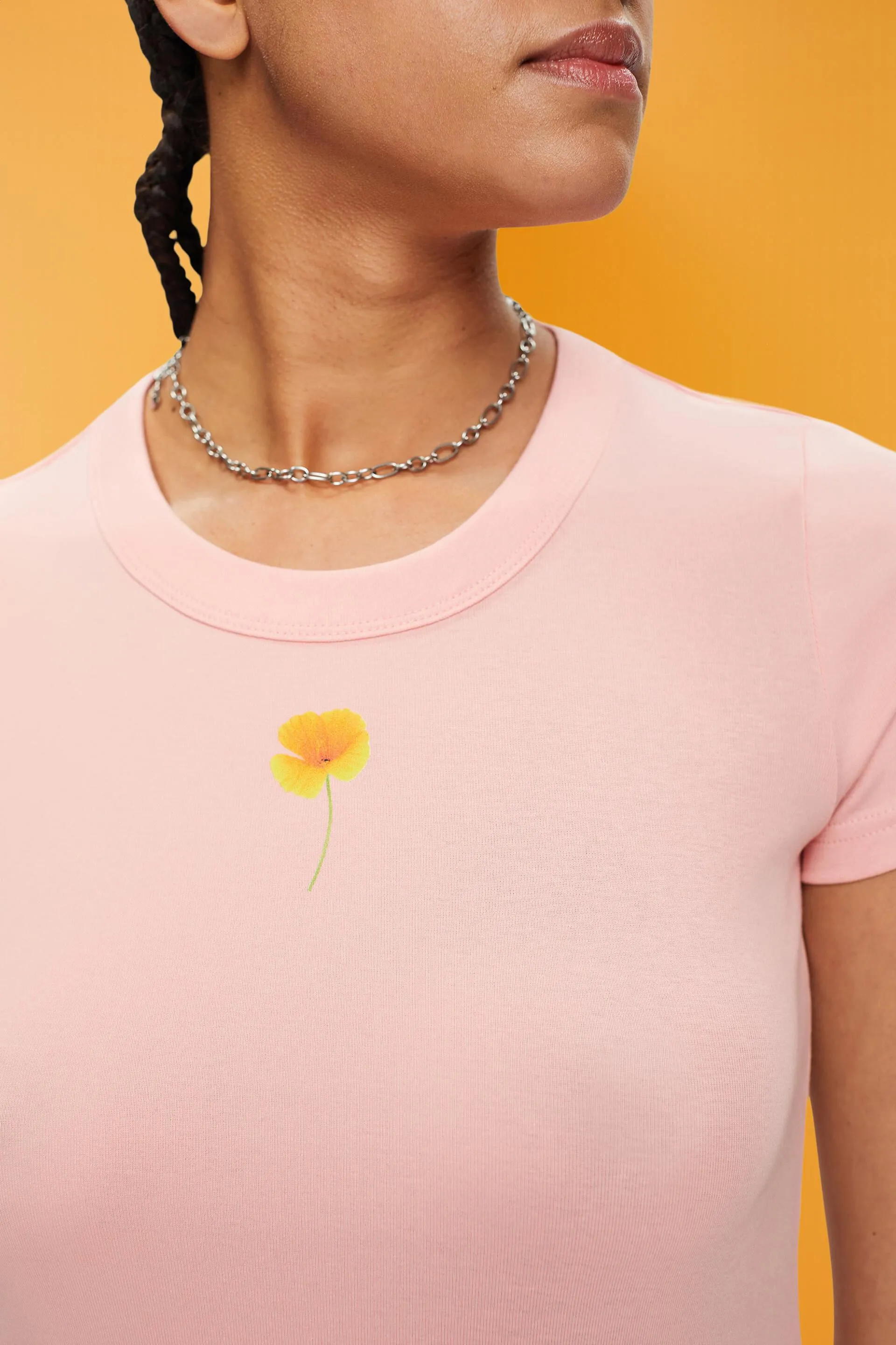 T-shirt con stampa a floreale sul petto