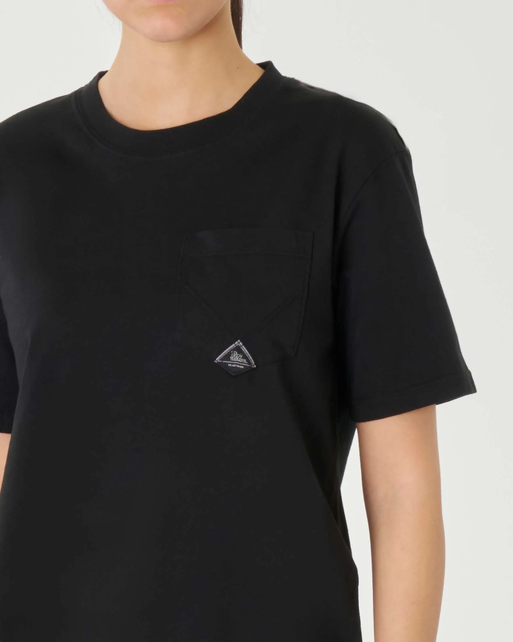 T-shirt nera in cotone con taschino sul petto con Label Roy Roger's