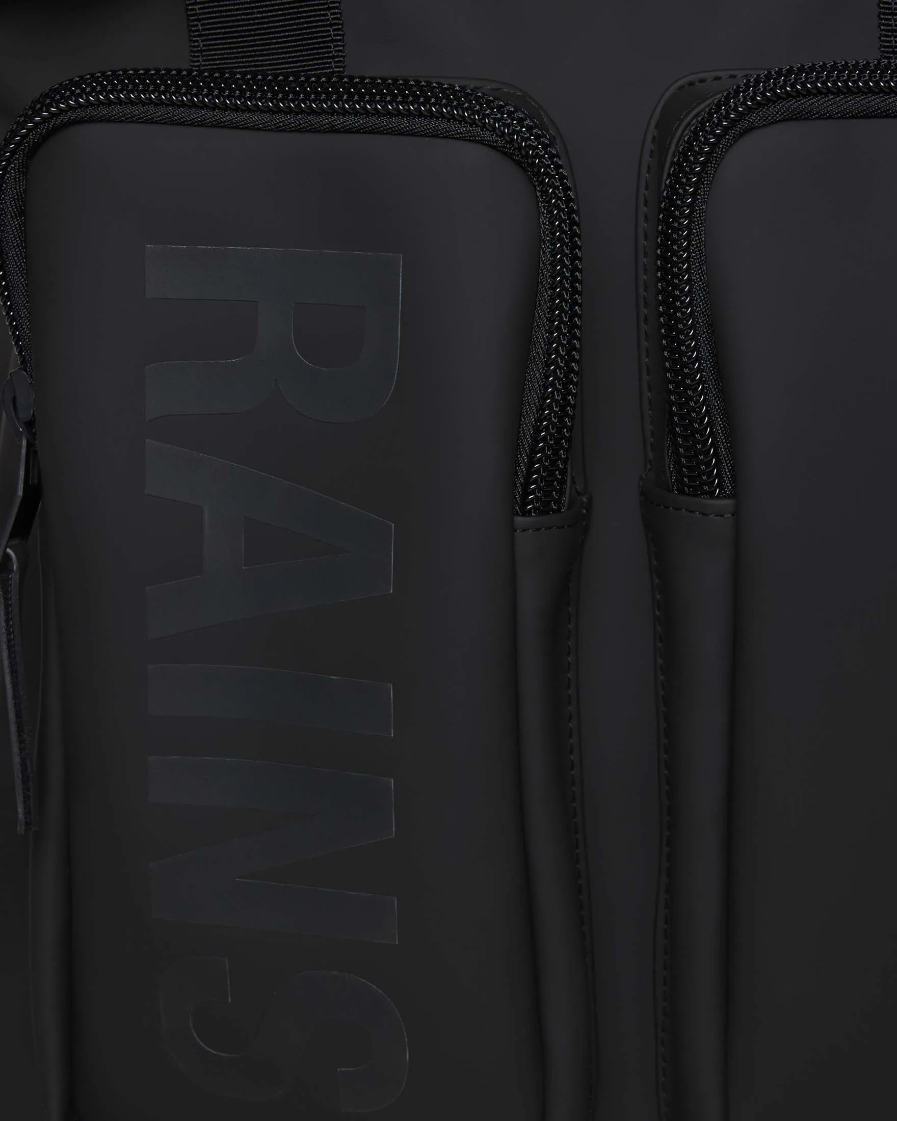 Texel Tote Backpack nera in tessuto impermeabile effetto gommato