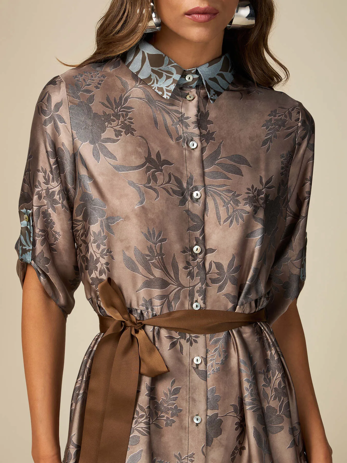 Vestito chemisier in raso fantasia
