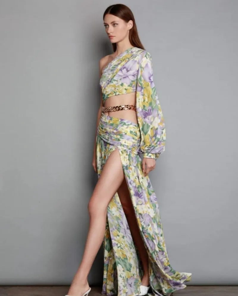 Vestito da altalena irregolare da donna con gonna floreale ombelico con spalle inclinate