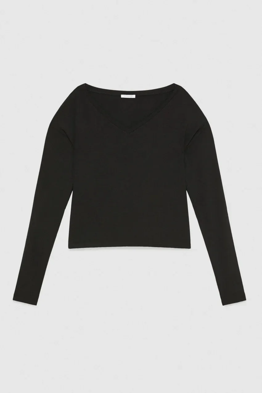 W4-8M1647 Maglia Essential Nera  
